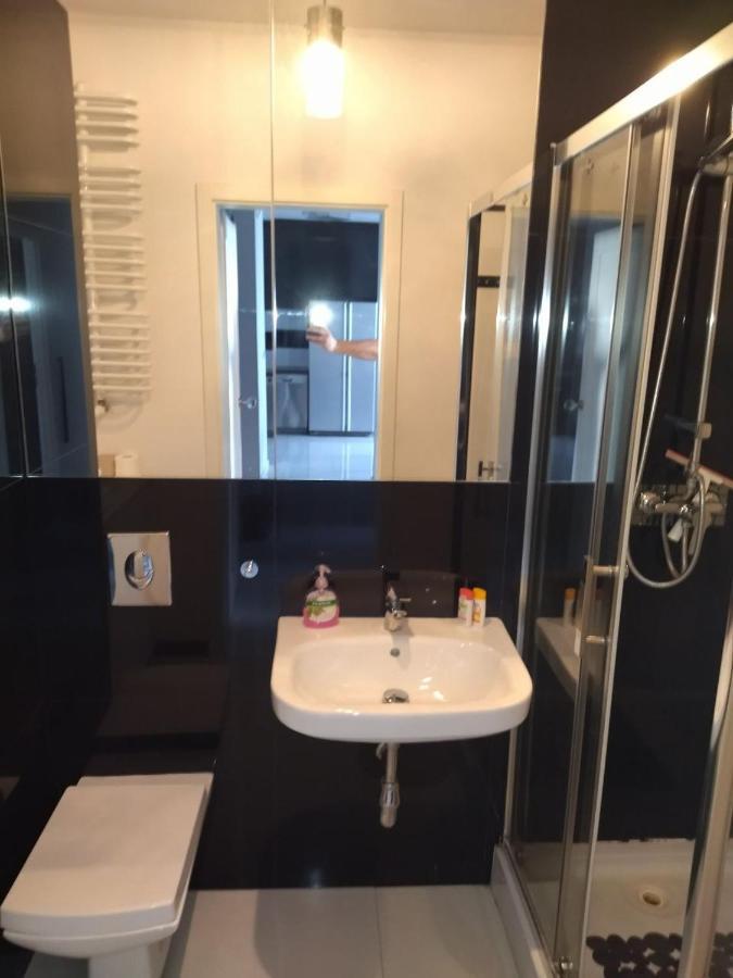 House4You Apartament Sakura Airport Chopin Varsovia Exterior foto
